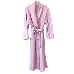 Robe fleecy midi length. Wrap front with tie. Pink with contemporary print. M
C